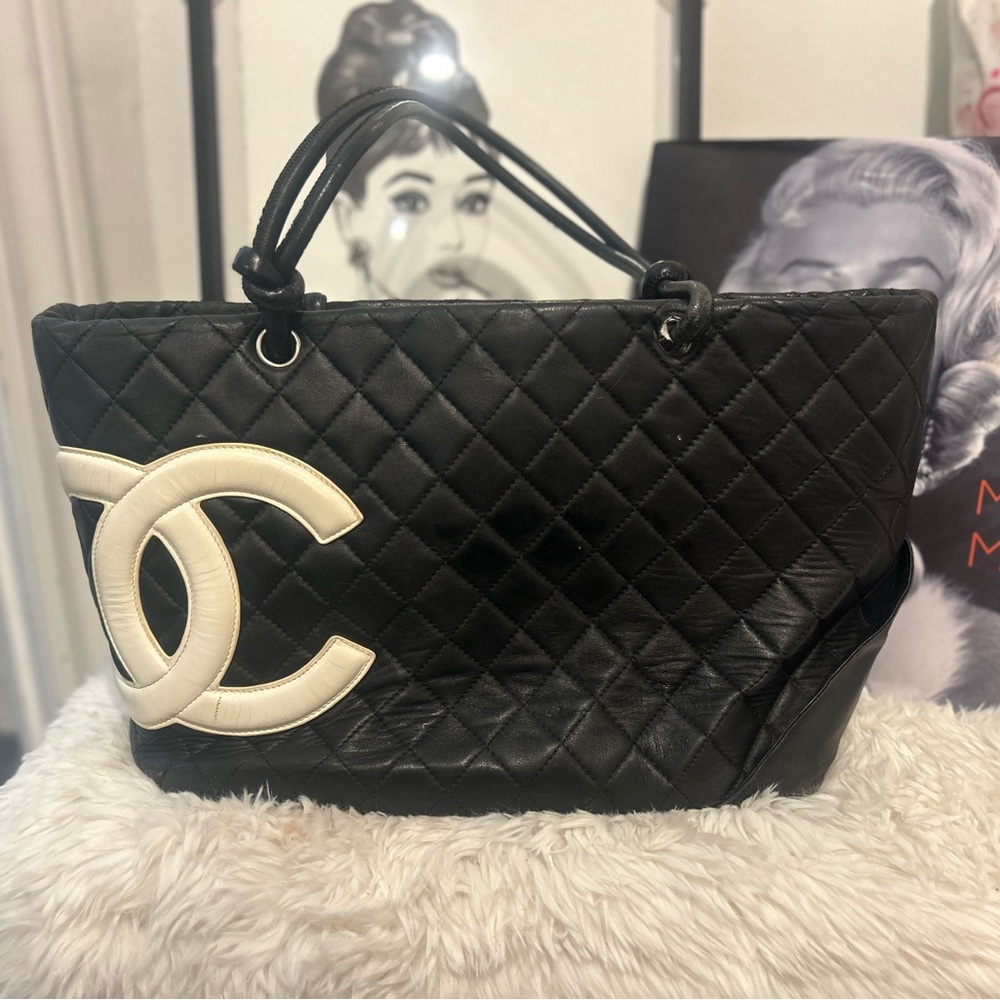 Source Unknown Black and Cream Quilted Tote